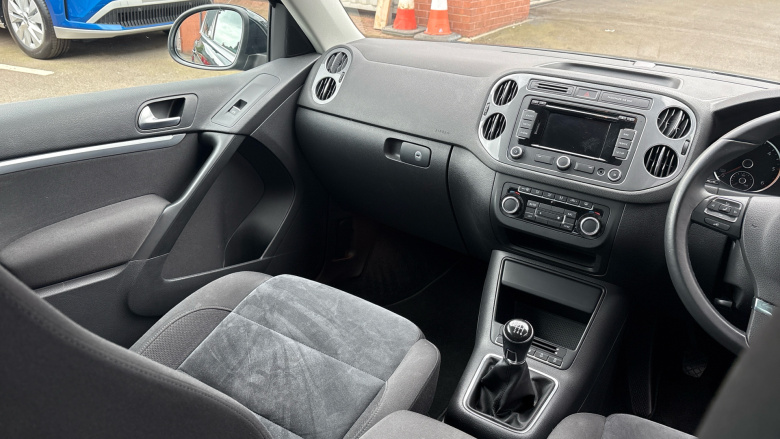 Volkswagen Tiguan 2.0 TDi BlueMotion Tech Match 5dr [2WD] Diesel Estate